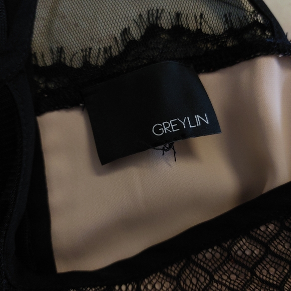 Greylin Burgundy Black Lace Sequin Beaded Detail Bodycon Halter New Years Dress - Picture 8 of 12